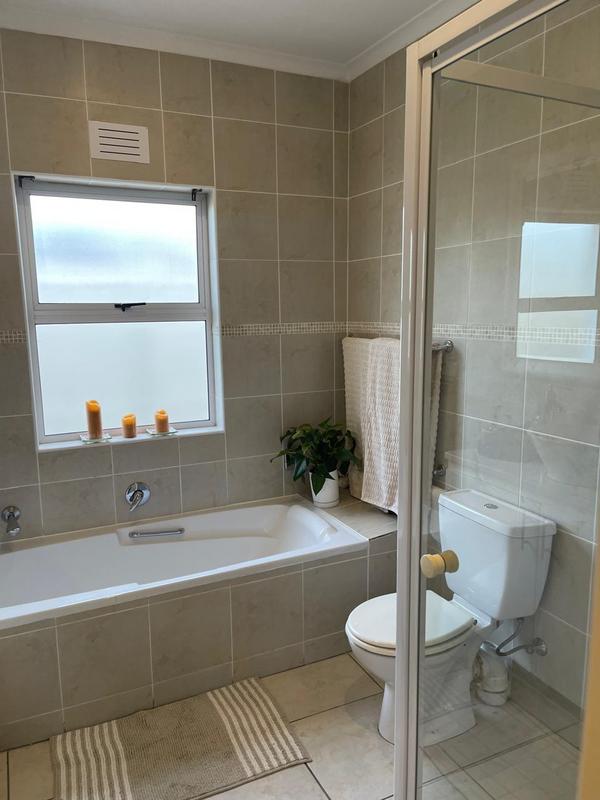 To Let 3 Bedroom Property for Rent in Sunningdale Western Cape